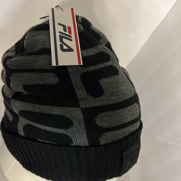 Fila black gray NWT Beanie 95% acrylic 4% polyester 1% spandex OS UNISEX - Picture 2 of 7